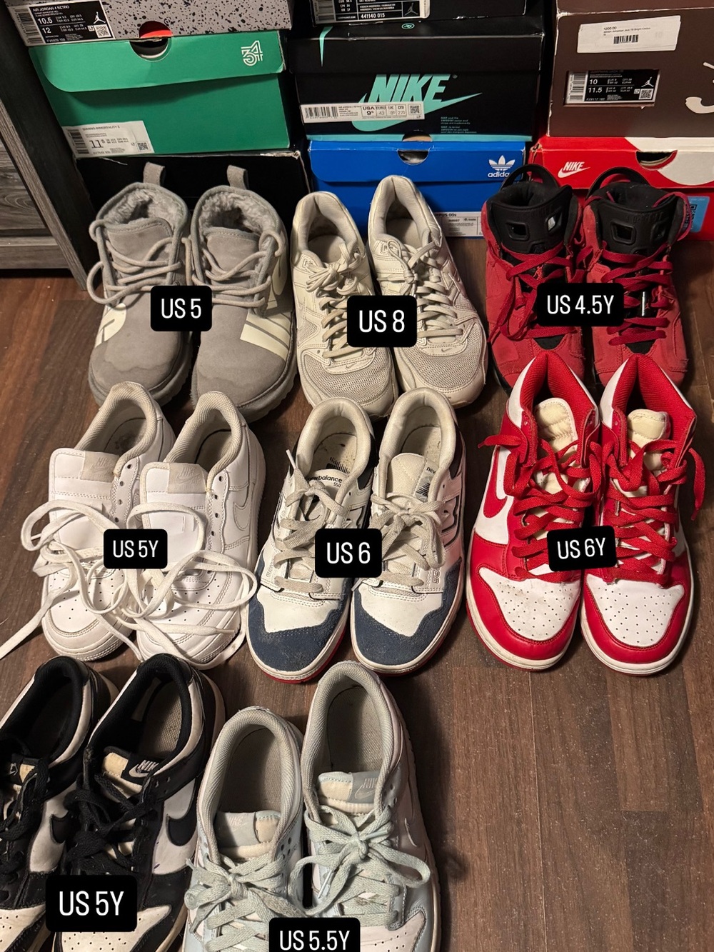 8 pairs of sneakers for the price of one !